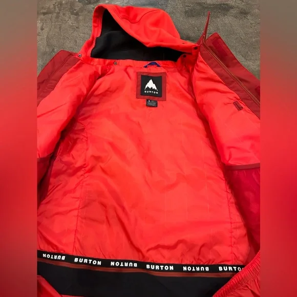 Burton Dunmore Ski Jacket -mens size Small, excellent condition!